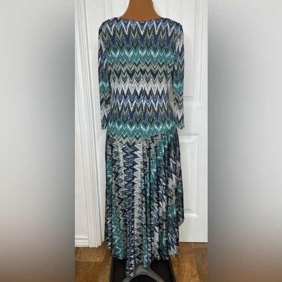 Monroe & Main Dress Zig Zag Long Sleeve Maxi Length Size 8 - Picture 2 of 13